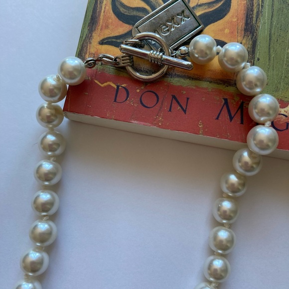 Mexx Pearl Necklace, NWOT, Pearlcore - Picture 3 of 3